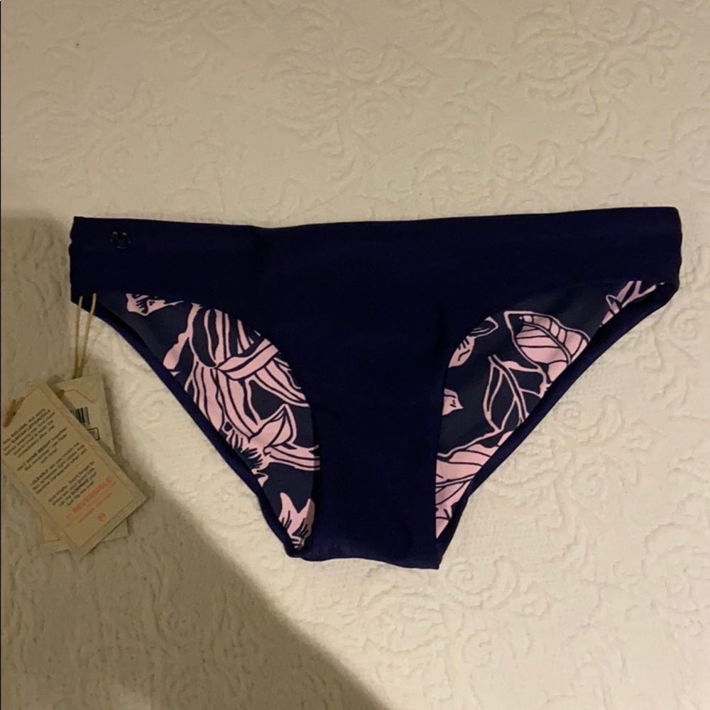 NWT Maaji reversible bikini bottoms